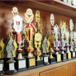 deretan-piala-penghargaan-yang-dirah-oleh-siswa-dan-siswi-sma-negeri-19-garut