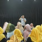 Kaprodi PGSD sedang membuka acara