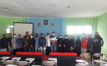 Bergiliran, Penjaga Sekolah di Garut Kota Kembali Menerima Sedekah