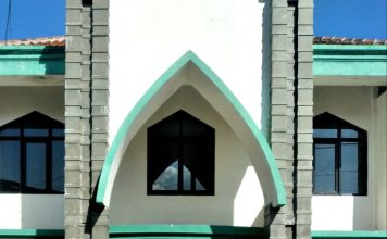 PGRI Ranting 8 bersama Komunitas Tato As’salam Melakukan “Jum’at Berkah Jum’at Bebersih”