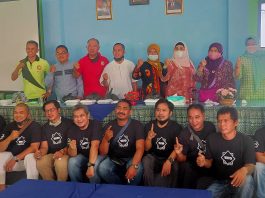 Tato Assalam dan PGRI Cabang Garut Kota, Berbagi pada Penjaga Sekolah