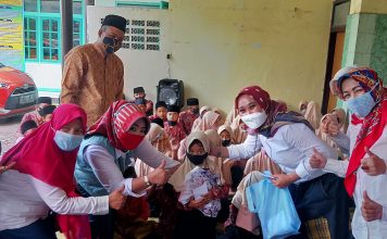 Di Bulan Suci, DWP Dinas Pendidikan Garut Berbagi dengan Anak Panti
