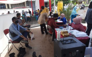 Ratusan Warga Komplek Intan Regency Melaksanakan Vaksinasi Covid-19