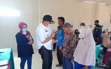 Camat Rico berikan Apresiasi Penyaluran BLT di Cikedokan