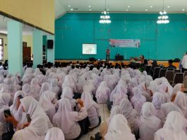 Kali Pertama, Garut Kreatif Board Memperkenalkan Seni Calung Pada Siswa SMA