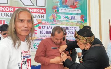 Pelukis Realisme Iwan Muri Kembali Pecahkan Rekor Baru