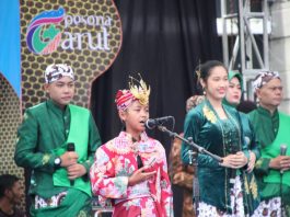 Pemeran Rudy Gunawan Kecil dari SD Muhammadiyah 5 Garut Bacakan Puisi Persembahan
