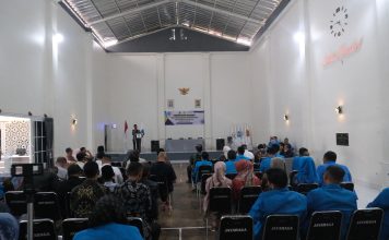 23 Mahasiswa Unpam Laksanakan Penyuluhan Hukum kepada Aparat Desa di Garut