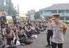 Kapolres Garut Cek Perlengkapan Pesonel Pengamanan TPS
