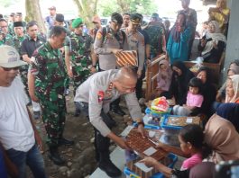 Kapolda Jabar dan Pangdam III Siliwangi Kunjungi Keluarga Korban Ledakan di Cibalong Garut, Berikan Santunan dan Dukungan Moril