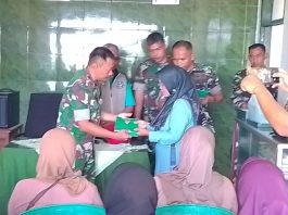 KASAD Berikan Santunan kepada Ahli Waris Korban Musibah Pemusnahan Muhandak di Garut