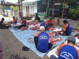 Warga Grya Citra, Desa Haruman Gelar Penyembelihan Hewan Qurban
