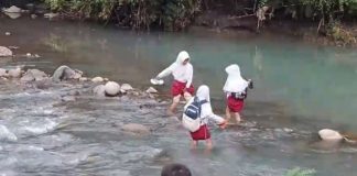 Jembatan Gantung Cadas Beureum Putus, Akses Anak Sekolah di Sinarjaya Terputus