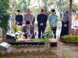 Ziarah Hari Jadi Garut ke-213, Bupati Kenang Dedikasi Drs. H. Dede Satibi
