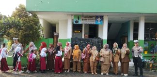 Ba Kamsel Satlantas Polres Garut Berikan Edukasi Ketertiban Jelang Ramadan di SDN 3 Pakuwon