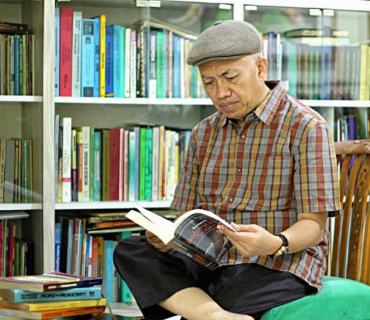 Kepala SMPN 1 Karangpawitan Masuk 200 Besar Festival Pantun ASEAN