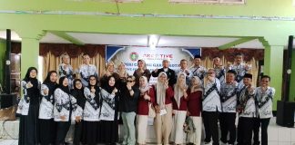 PGRI Cabang Garut Kota Bersama Creative Percetakan Berbagi Sedekah untuk Yatim Piatu