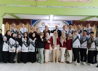 PGRI Cabang Garut Kota Bersama Creative Percetakan Berbagi Sedekah untuk Yatim Piatu