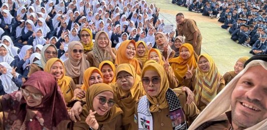 SMPN 1 Limbangan Terima Kunjungan Syekh Palestina, Tanamkan Nilai Kepedulian dan Perdamaian