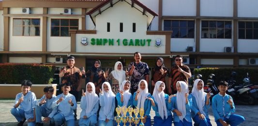 SMPN 1 Garut Juara Umum FLS3N Kabupaten Garut 2026