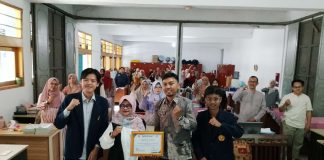 Mahasiswa IPI Garut Tingkatkan Kompetensi Guru SMPN 5 Garut melalui Canva for Education