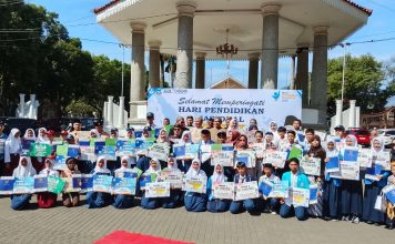 Puluhan Insan Pendidikan Garut Terima Penghargaan pada Hardiknas 2026