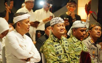 Danrem 062/Tarumanagara Hadiri Kirab Milangkala Hari Tatar Sunda dalam Rangka Hari Jadi Provinsi Jawa Barat Tahun 2026 di Kabupaten Garut
