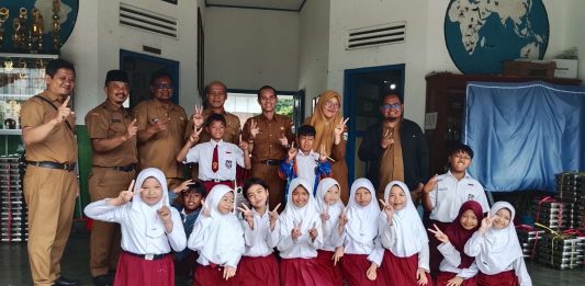 Disdik Garut Kunjungi Siswa SDN 2 Kota Kulon, Pastikan Tidak Ada Eksploitasi Anak