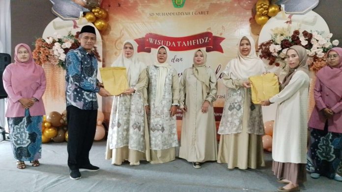 SD Muhammadiyah 1 serahkan