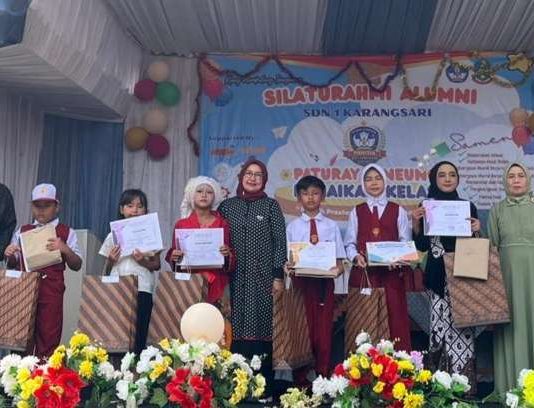 SDN 1 Karangsari Gelar Tepang Sono Alumni, Kenaikan Kelas dan Paturay Tineung, Perkuat Silaturahmi Antar Generasi
