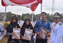 Aksi Berbagi dan Penghargaan Warnai Semarak HUT ke-81 RI di Kecamatan Cibalong