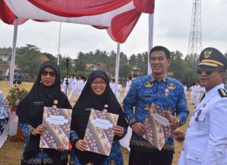Aksi Berbagi dan Penghargaan Warnai Semarak HUT ke-81 RI di Kecamatan Cibalong