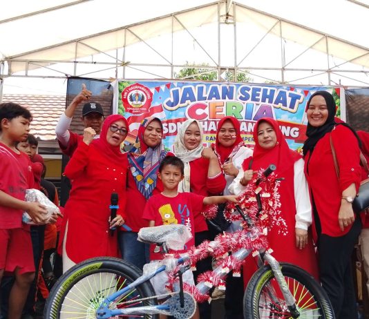 Jalan Sehat Ceria SDN 1 Haurpanggung Semarakkan HUT ke-81 RI, Wujudkan Kebersamaan dan Nasionalisme
