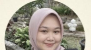 Dua Tahun Bersama Membangun Sekolah Literat: Mengenang Sosok Inspiratif, Ibu Herlina Agustina, S.Pd.