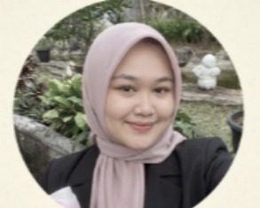 Dua Tahun Bersama Membangun Sekolah Literat: Mengenang Sosok Inspiratif, Ibu Herlina Agustina, S.Pd.