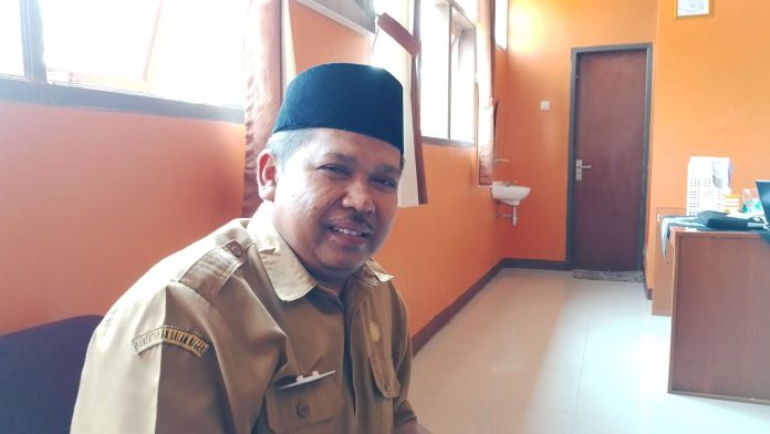 Kepala SMPN 4 Karangpawitan Wahyu, SPd, MPd