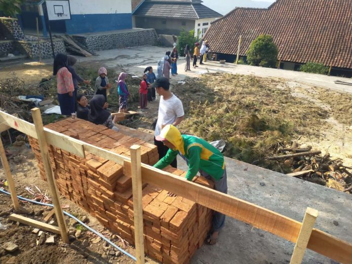 Pembangunan SMPN 2 Leles