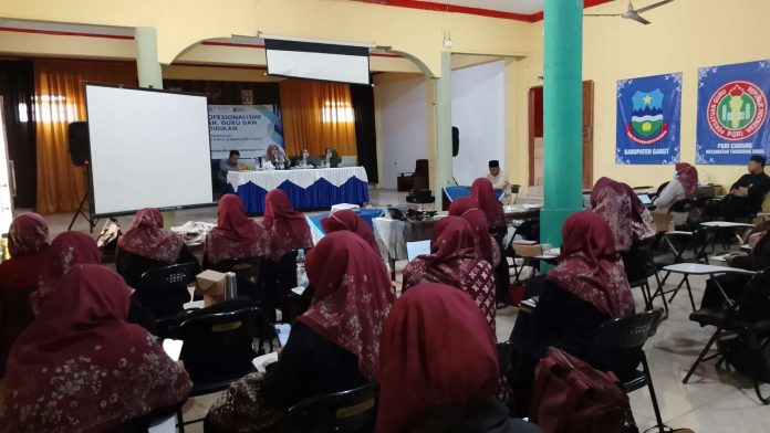 Pembinaan Profesionalisme SD Tarkid Kabid SD