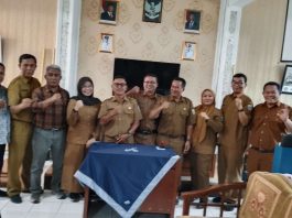 Disdik Garut Tunjuk Plt Kepala SMPN 3 dan SMPN 5, H. Agus Serahkan Memorandum Akhir Tugas