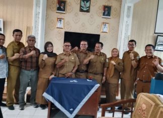 Disdik Garut Tunjuk Plt Kepala SMPN 3 dan SMPN 5, H. Agus Serahkan Memorandum Akhir Tugas