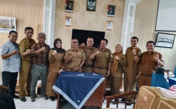 Disdik Garut Tunjuk Plt Kepala SMPN 3 dan SMPN 5, H. Agus Serahkan Memorandum Akhir Tugas