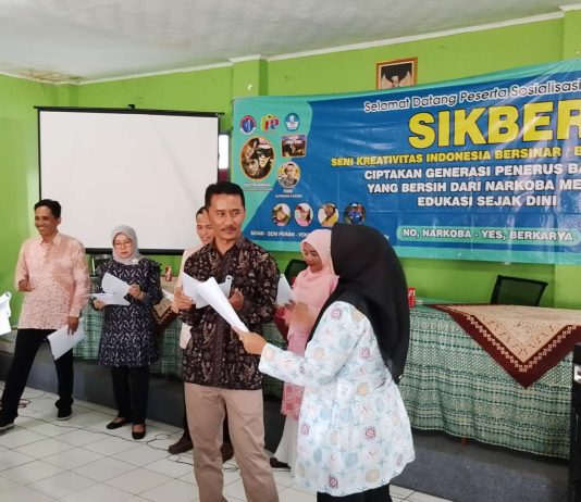 Cegah Narkoba Sejak Dini, Kepala SD Garut Kota Ikuti Sosialisasi dan Pelatihan SIKBER