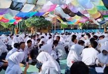 SMPN 1 Pameungpeuk Kembangkan Kokurikuler Literasi, Murid Berkreasi melalui 1.000 Kerudung