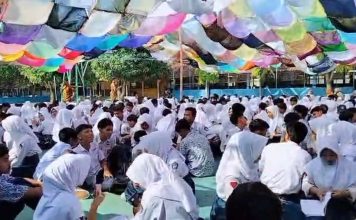 SMPN 1 Pameungpeuk Kembangkan Kokurikuler Literasi, Murid Berkreasi melalui 1.000 Kerudung