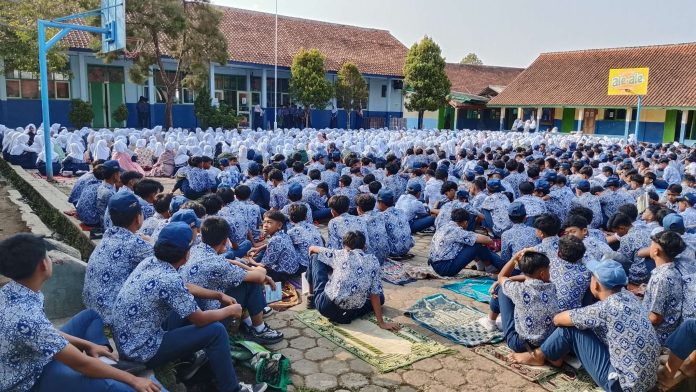 SMPN 2 Samarang Bucama